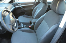 Skoda Octavia II A5 2006–2010 Auton penkinpäälliset (keinonahka↗kangas, Premium) kuva 3