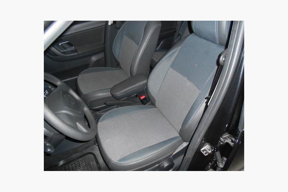 Skoda Roomster 2006–2015 Ekonahkaiset istuinsuojat SoyuzAuto Premium Image