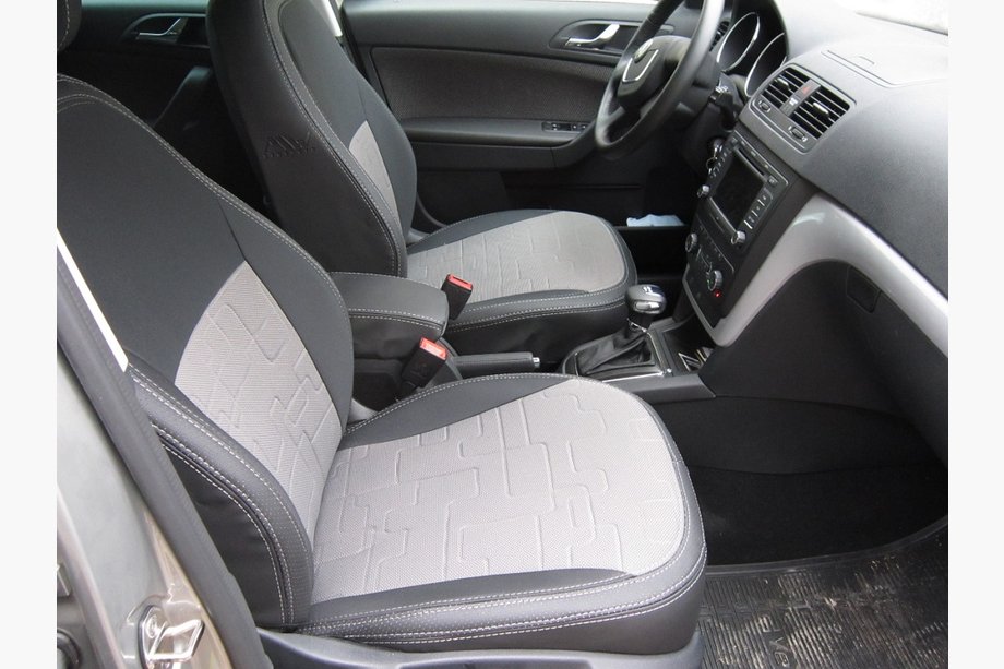 Skoda Yeti 2009–2017 Ekonahkaiset istuinsuojat SoyuzAuto Premium Image