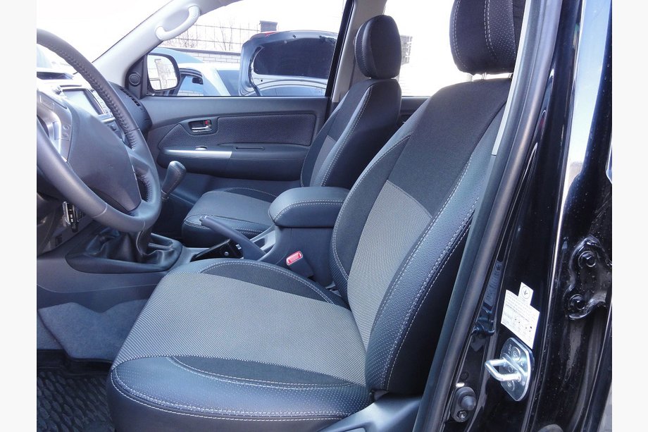 Toyota Hilux 2006–2015 Auton istuinsuojat Premium (2013+) Image