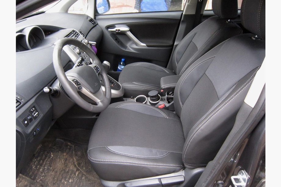 Toyota Verso 2009–2018 Ekonahkaiset istuinsuojat SoyuzAuto Premium Image
