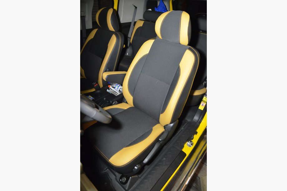 Toyota FJ Cruiser 2006–2022 Ekonahkaiset istuinsuojat SoyuzAuto Premium Image