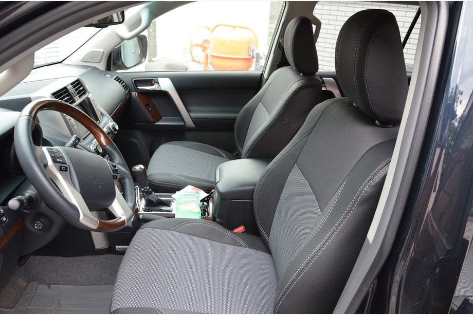 Toyota Land Cruiser Prado 150 2009–2023 Auton istuinsuojat (keinonahka + kangas, Premium) Image