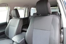 Toyota Land Cruiser Prado 150 2009–2023 Auton istuinsuojat (keinonahka + kangas, Premium) kuva 4