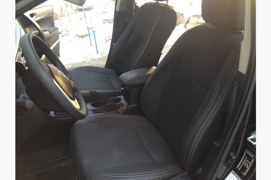 Toyota Corolla 2013–2019 Auton penkinpäälliset (keinonahka↗kangas, Premium) Image