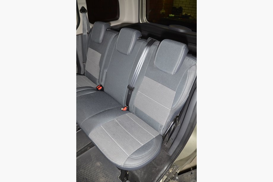 Mercedes Citan 2013–2021 Auton penkinpäälliset (keinonahka↗kangas, Premium) Kaikille istuimille Image