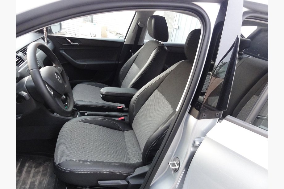 Skoda Rapid 2012–2019 Ekonahkaiset istuinsuojat SoyuzAuto Premium Image