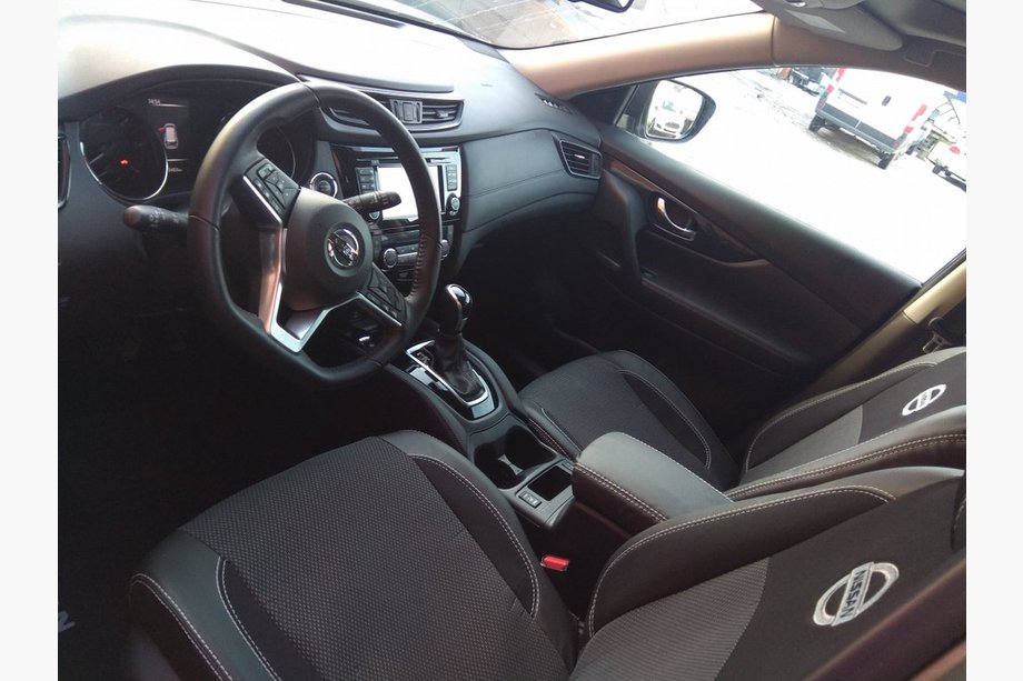 Nissan Qashqai 2014–2021 Auton penkinpäälliset (keinonahka↗kangas, Premium) Image