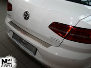 Volkswagen Passat B8 2015–2023 Takapuskurin suojalista taivutetulla reunalla Nataniko (ruostumaton teräs) kuva 1