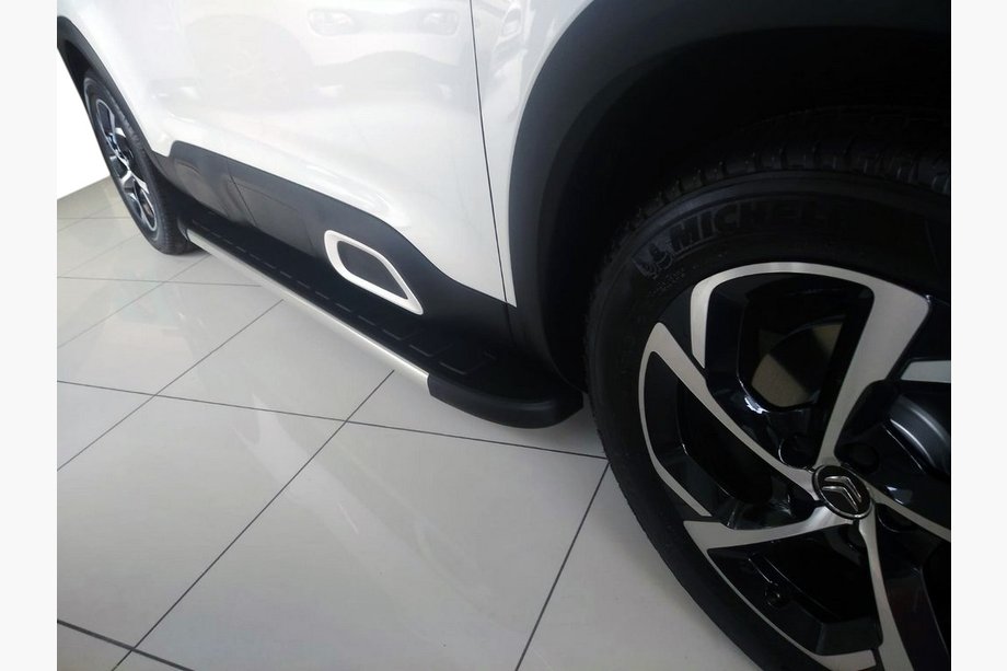 Peugeot 3008 2016–2023 Duru sivuastinlaudat (2 kpl, alumiini) Image