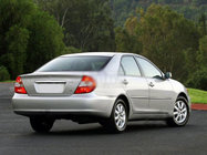 Toyota Camry 2001–2006 Kromilista rekisterikilven yläpuolelle kuva 1