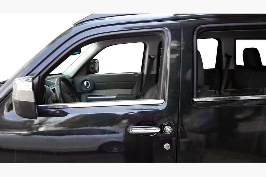 Dodge Nitro 2006–2011 Ruostumaton ikkunalista Image