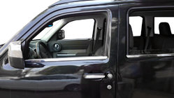 Dodge Nitro 2006–2011 Ruostumaton ikkunalista kuva 1