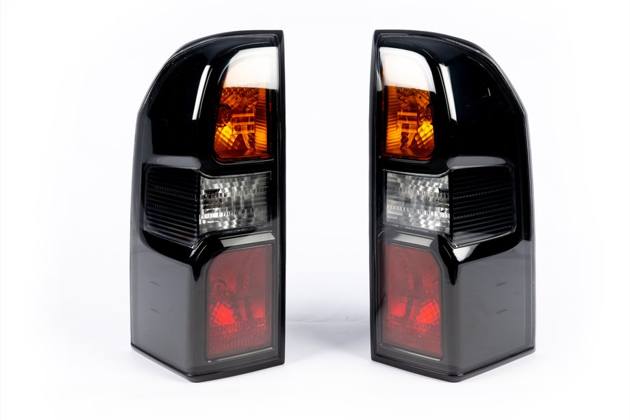 Nissan Patrol Y61 1997–2011 Taka-ajovalot Dark Safari (2004-2008, 2 kpl) Image