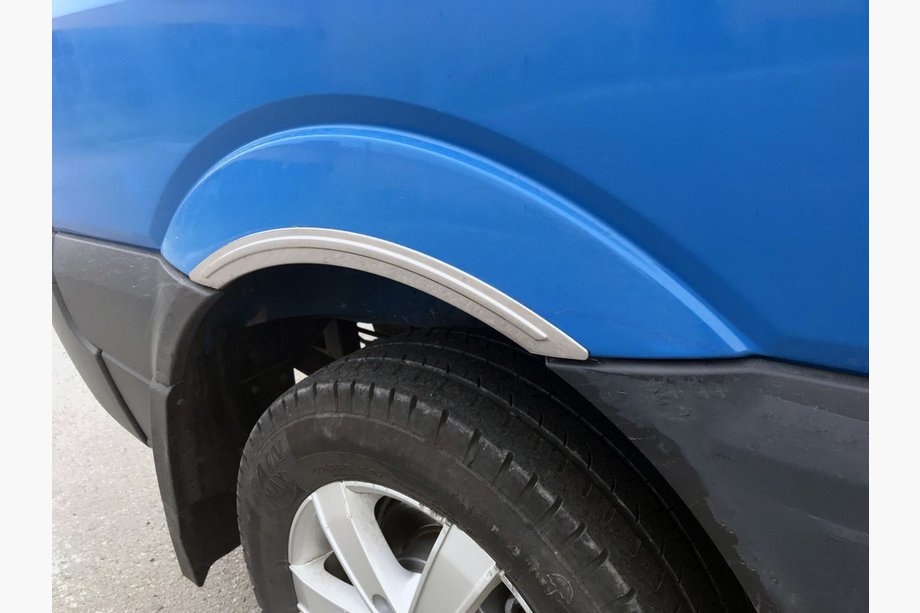 Volkswagen Crafter 2006–2016 Kapeat pyöränkaaren listat (4 kpl, ruostumaton teräs) Image