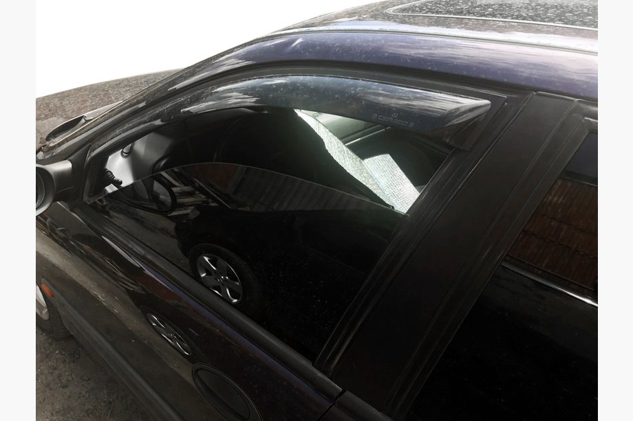 Renault Laguna 1994–2001 Tuuliohjaimet (etuoviin) Image