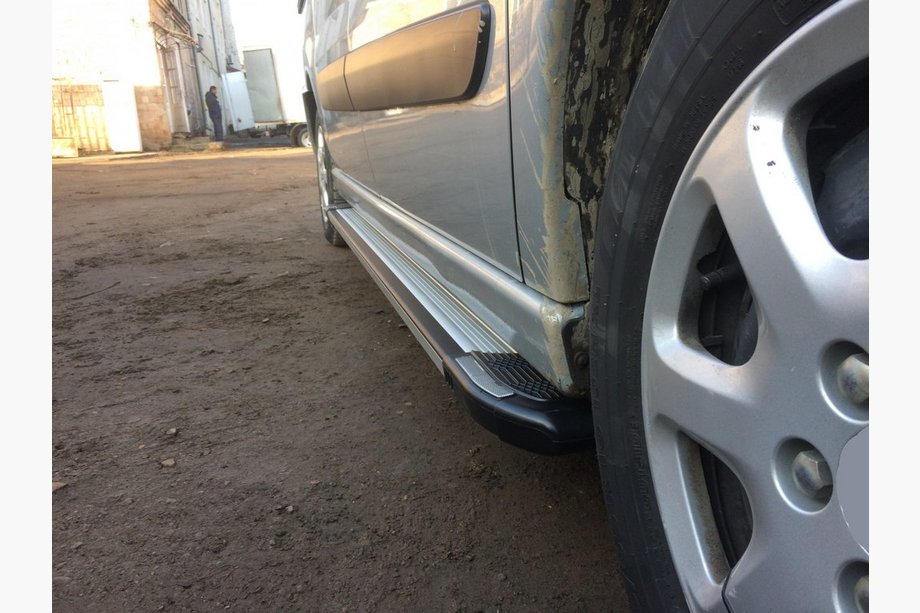 Opel Vivaro 2019– Rainbow sivuporrassarja (2 kpl, alumiini) XS – Lyhyt akseliväli Kuva 3