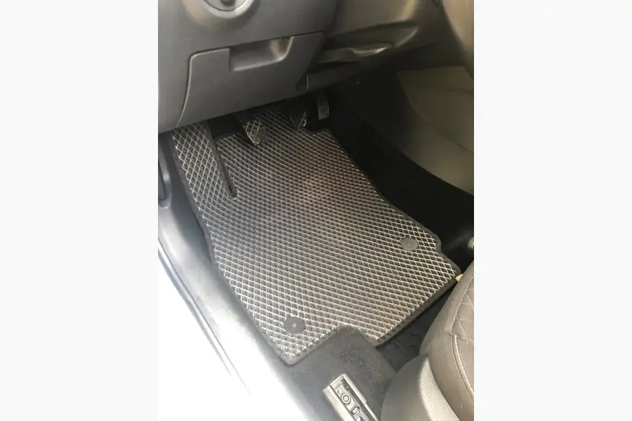 Skoda Octavia III A7 2013–2019 EVA-lattiamatot (mustat) Image