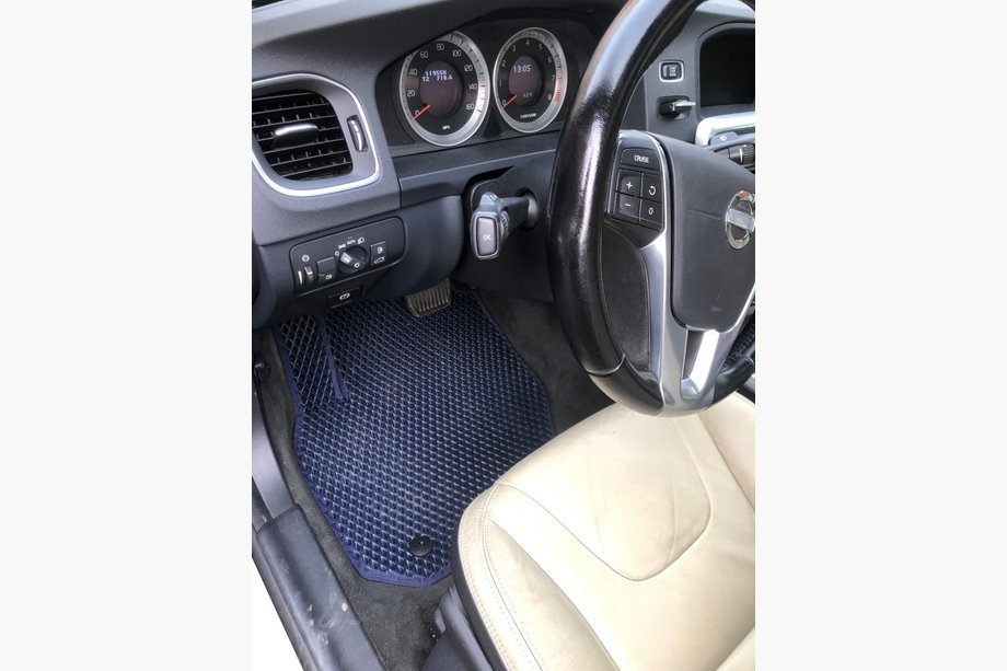 Volvo V60 2011–2018 EVA-lattiamatot (mustat) Image
