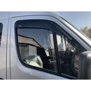Liimattavat ikkunatuuliohjaimet (2 kpl, Niken) kuva 1