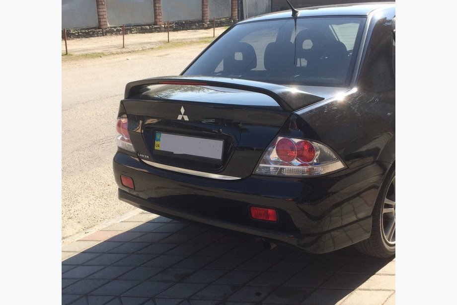 Mitsubishi Lancer 9 2004–2008 Takalukun reunalista (ruostumaton teräs) Image
