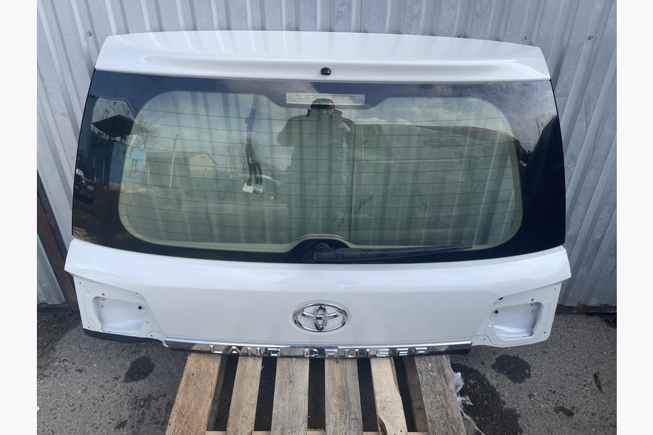 Toyota Land Cruiser 200 2007–2021 Takaluukun yläosa 2016+ valkoinen (käytetty, alkuperäinen) Image