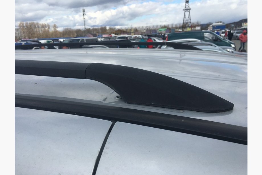 Fiat Doblo II 2010–2022 Mustat kattokaiteet Maxi, metalliset jalat Kuva 2