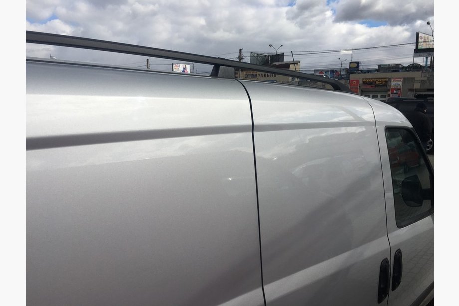 Fiat Doblo II 2010–2022 Mustat kattokaiteet Maxi, metalliset jalat Kuva 6