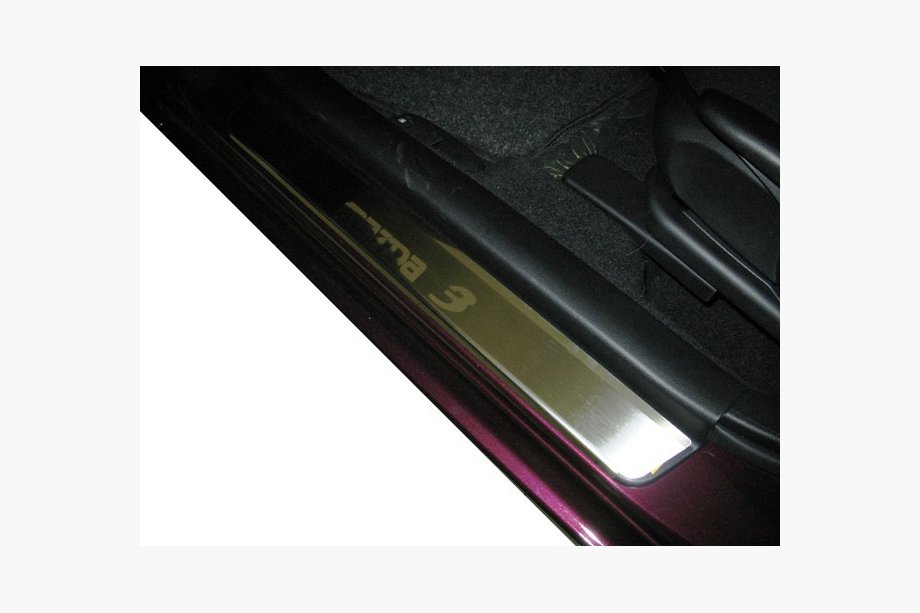 Mazda 3 2003–2009 Nataniko ovikynnyslistat (4 kpl, ruostumaton teräs) Image