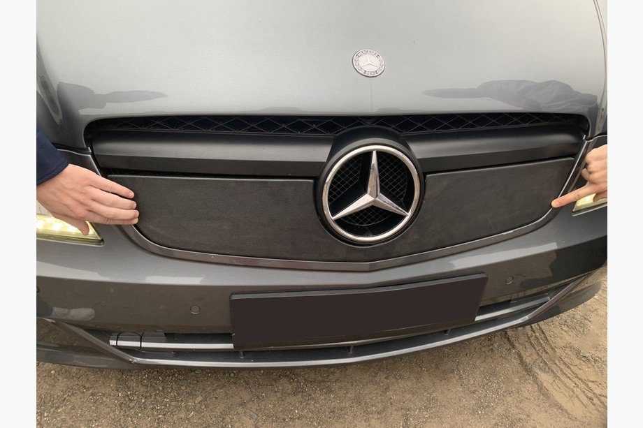Mercedes Vito W639 2004–2014 Jäähdyttimen säleikön talvisuoja V1 (2010-2015) Kiiltävä Kuva 2