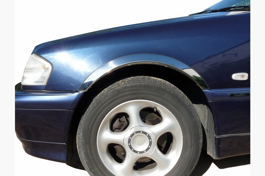 Mercedes C-sarja W202 1993–2001 Pyöränkaaren kromilistat (4 kpl, ruostumaton teräs) Image