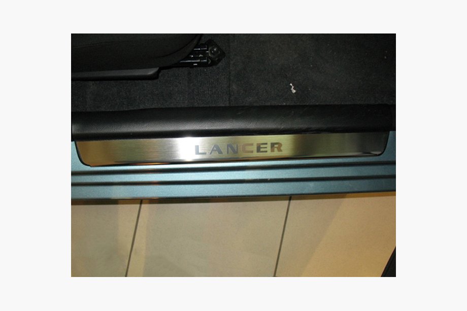 Mitsubishi Lancer 9 2004–2008 Nataniko ovikynnyslistat (4 kpl, ruostumaton teräs) Image