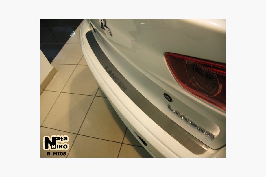Mitsubishi Lancer X 2008– Takapuskurin suojalista ilman taitetta SD Nataniko (ruostumaton teräs) Image