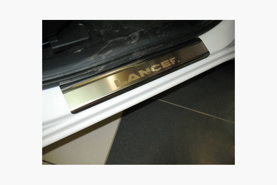 Mitsubishi Lancer X 2008– Nataniko ovikynnyslistat (4 kpl, ruostumaton teräs) Image