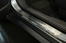 Mitsubishi Outlander 2012–2021 Nataniko ovikynnyslistat (4 kpl, ruostumaton teräs) Premium – 3M-teippi, 0,8 mm kuva 1