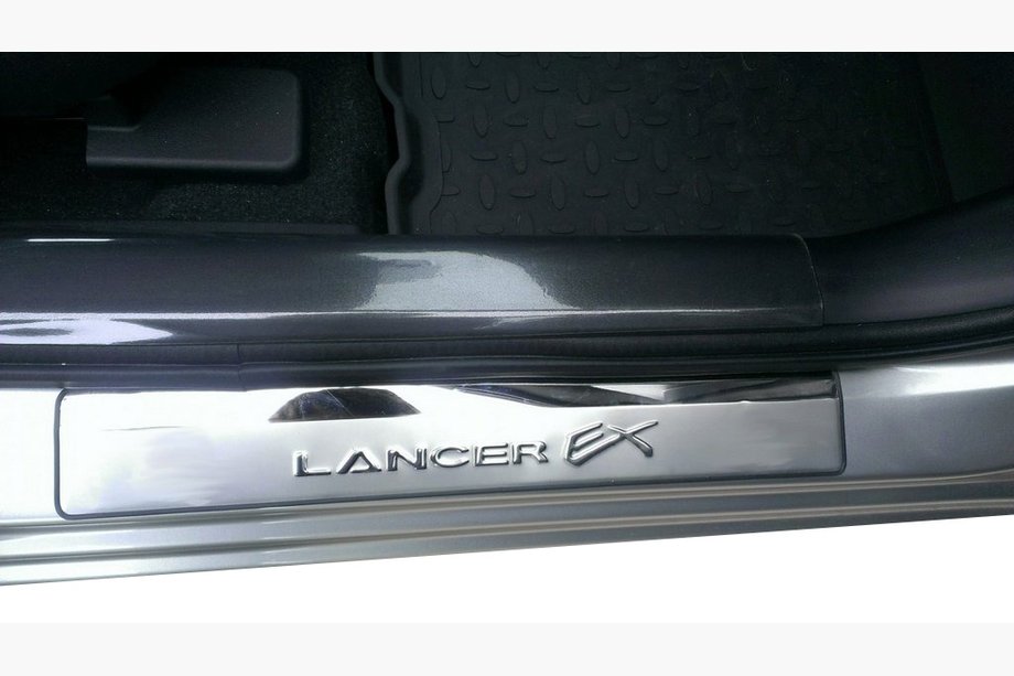 Mitsubishi Lancer X 2008– Tarjous!! Kromiset kynnyslistat Lancer EX Image