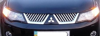 Mitsubishi Outlander 2006–2012 Kromilistat etusäleikköön (2006-2010, ruostumaton teräs) kuva 1
