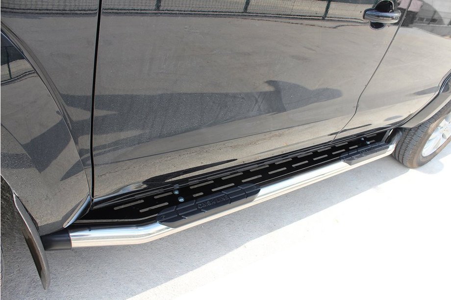 Nissan Navara 2006–2015 Amazon Silver sivuporrast (2 kpl, RST) Image