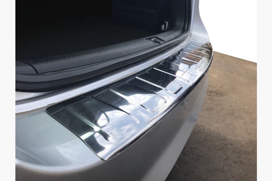 Volkswagen Passat B7 2012–2015 Takapuskurin suojalista Carmos (SW, ruostumaton teräs) Image