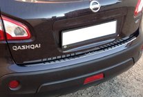 Nissan Qashqai 2007–2010 Takapuskurin suojalista kumisomisteilla (RST) kuva 1