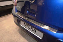 Nissan Micra K13 2011–2016 Takapuskurin suojalista taivutetulla reunalla Nataniko (ruostumaton teräs) kuva 1