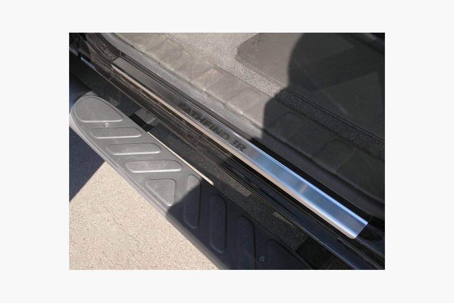 Nissan Pathfinder R51 2005–2014 Nataniko ovikynnyslistat (4 kpl, ruostumaton teräs) Image