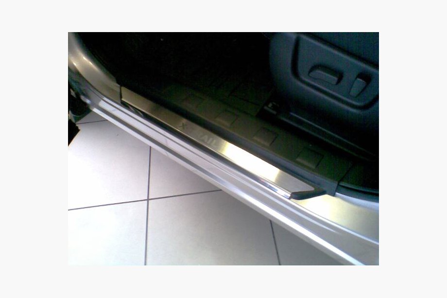 Nissan X-trail T31 2007–2014 Nataniko ovikynnyslistat (4 kpl, ruostumaton teräs) Image
