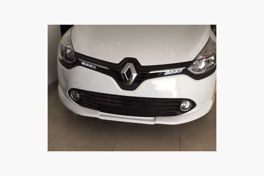 Renault Clio IV 2012–2019 Etupuskurin lippa (maalattava) Image