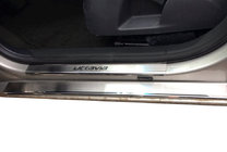 Skoda Octavia II A5 2010–2013 Nataniko kynnyslistat (8 kpl, ruostumaton teräs) Vakio – Lohmann-teippi, 0,5 mm kuva 1