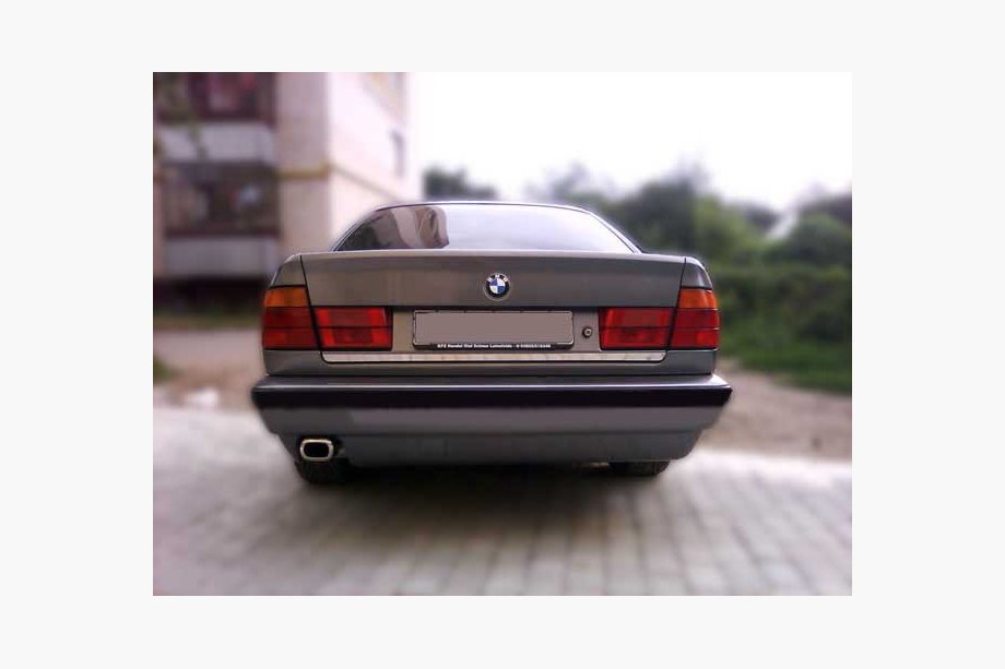 BMW 5-sarja E34 1988–1995 Takalukun reunalista (ruostumaton teräs) Image