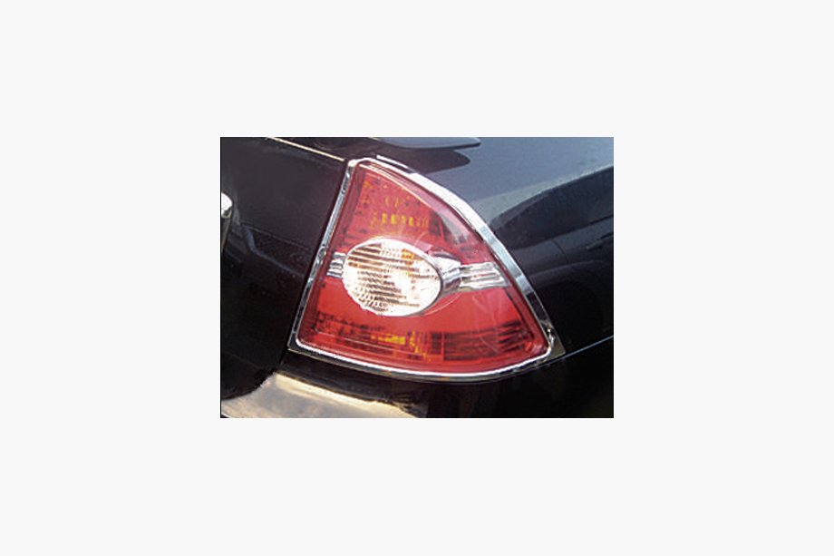 Ford Focus II 2005–2008 Takavalojen kromilistat (ruostumaton teräs), 2 kpl Image
