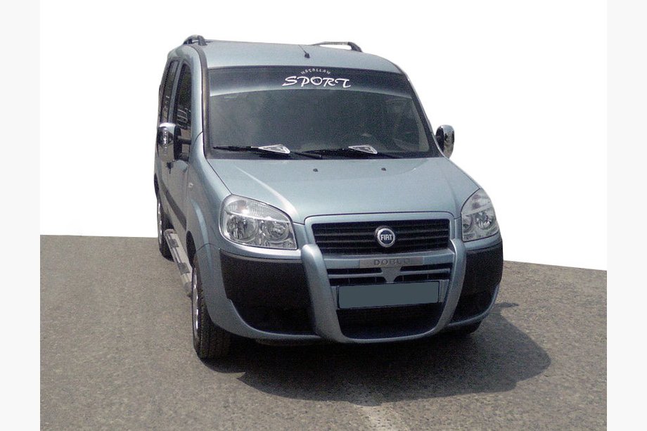 Fiat Doblo I 2005–2010 Etupuskurin lip spoiler (maalattavaksi) Image