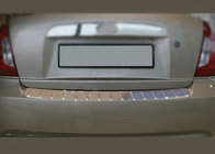 Hyundai Accent 2006–2010 Takapuskurin suojalista (ruostumaton teräs) Omsa kuva 1