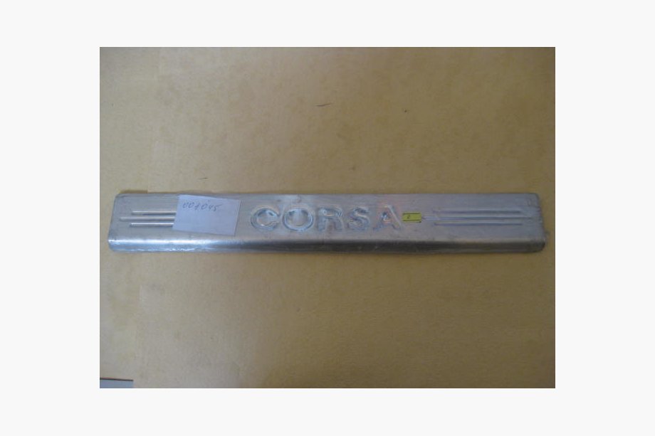 Opel Corsa B 1993–2004 Carmos kynnyslistat (2 kpl, ruostumatonta terästä) Kuva 1